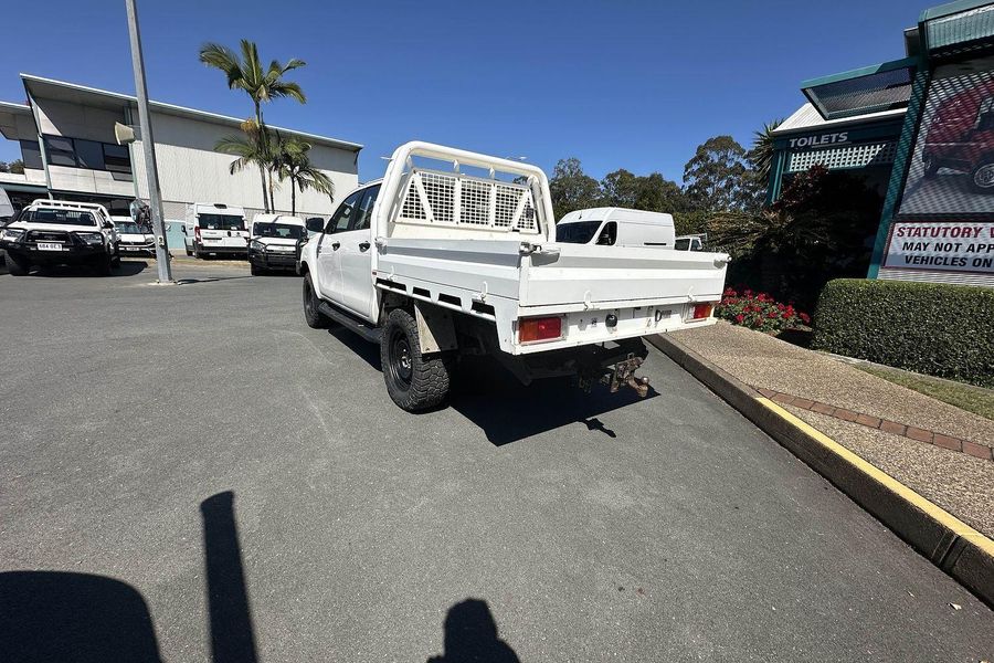 2021 Toyota Hilux SR Auto 4x4 Double Cab Photo 5
