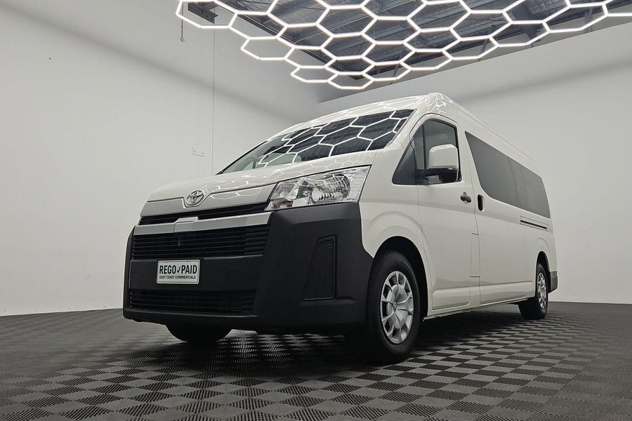 2019 Toyota Hiace Commuter Super LWB Auto Photo 4