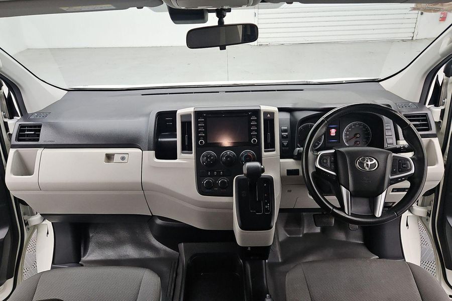 2019 Toyota Hiace Commuter Super LWB Auto Photo 26
