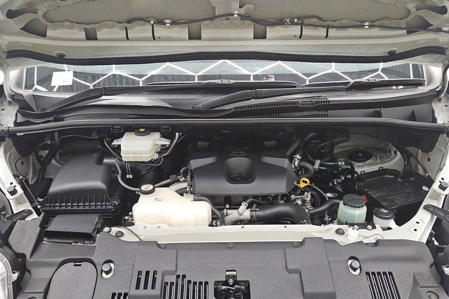 2019 Toyota Hiace Commuter Super LWB Auto Photo 13