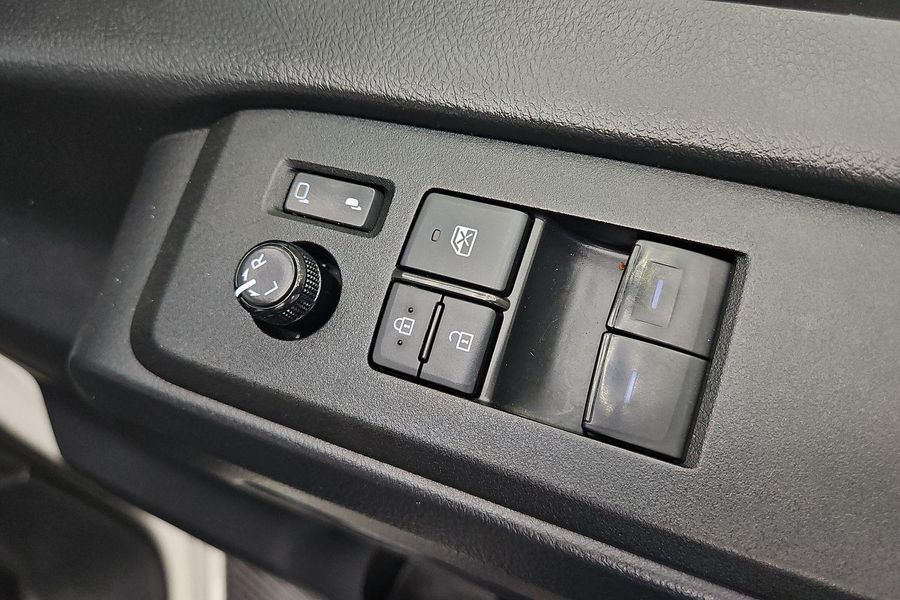 2019 Toyota Hiace Commuter Super LWB Auto Photo 35