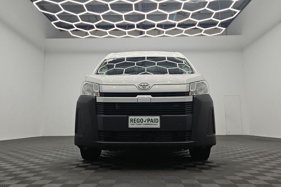 2019 Toyota Hiace Commuter Super LWB Auto Photo 3
