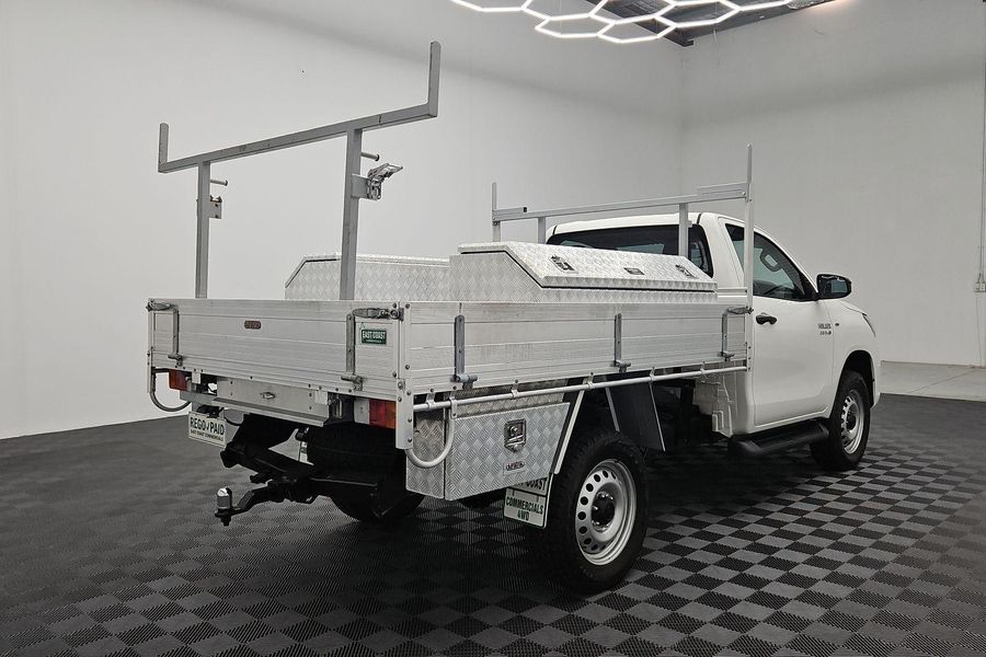 2020 Toyota Hilux SR Auto 4x4 Photo 9