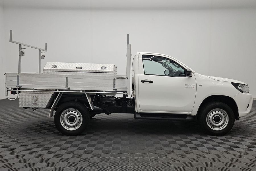 2020 Toyota Hilux SR Auto 4x4 Photo 10