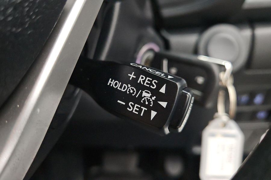 2020 Toyota Hilux SR Auto 4x4 Photo 35