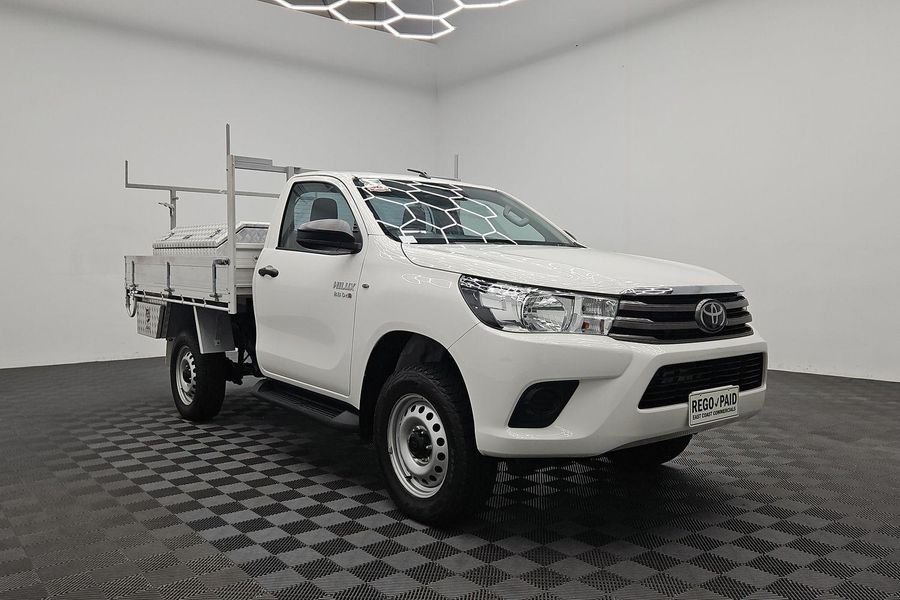 2020 Toyota Hilux SR Auto 4x4 Photo 1