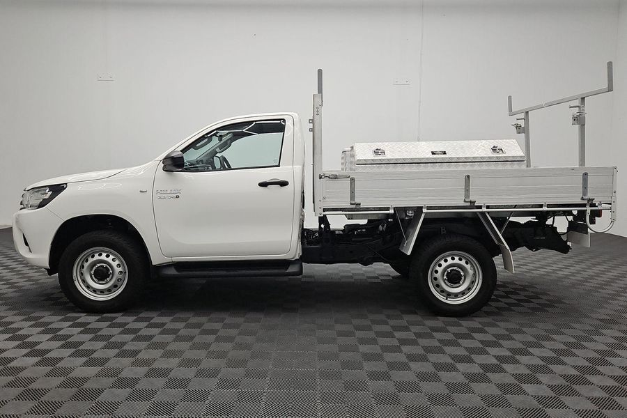 2020 Toyota Hilux SR Auto 4x4 Photo 6