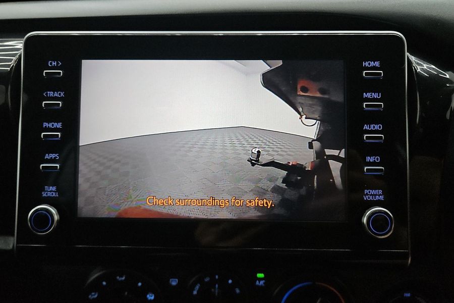 2020 Toyota Hilux SR Auto 4x4 Photo 39