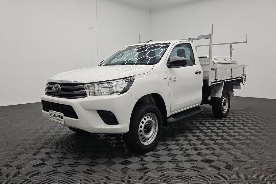2020 Toyota Hilux SR Auto 4x4 Photo 5