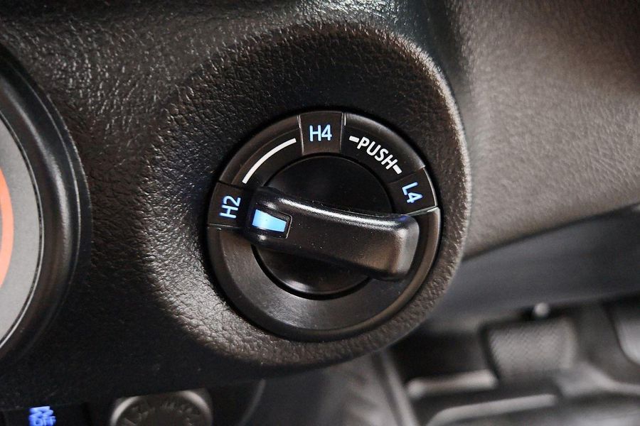 2021 Toyota Hilux SR Auto 4x4 Double Cab Photo 32