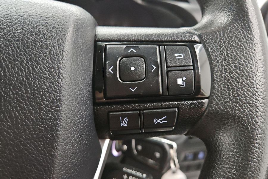 2021 Toyota Hilux SR Auto 4x4 Double Cab Photo 34