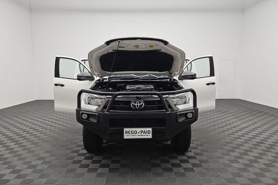 2021 Toyota Hilux SR Auto 4x4 Double Cab Photo 13