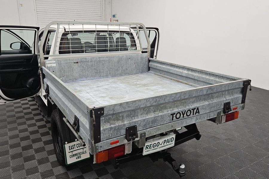 2021 Toyota Hilux SR Auto 4x4 Double Cab Photo 23
