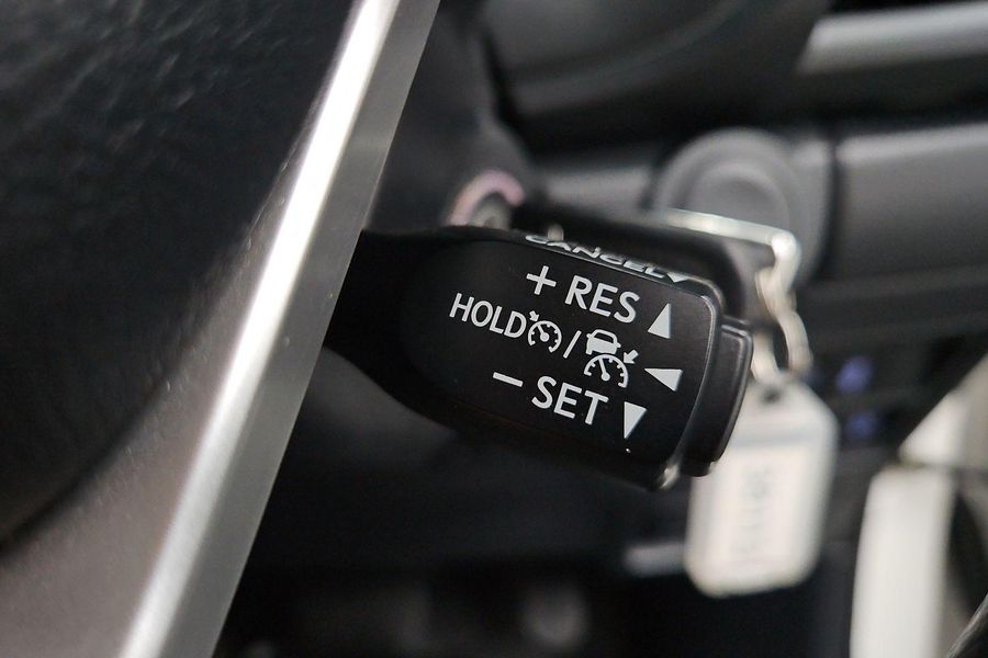 2021 Toyota Hilux SR Auto 4x4 Double Cab Photo 35