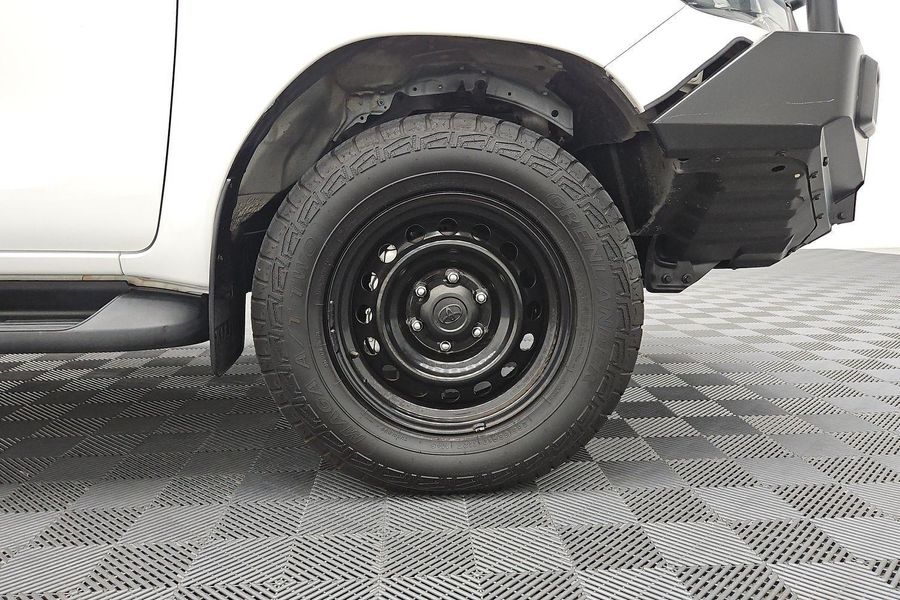 2021 Toyota Hilux SR Auto 4x4 Double Cab Photo 11