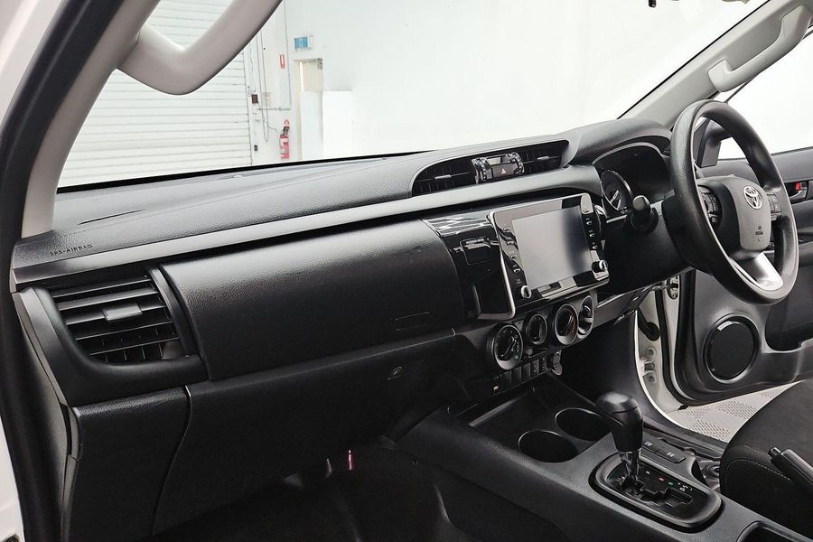 2021 Toyota Hilux SR Auto 4x4 Double Cab Photo 26