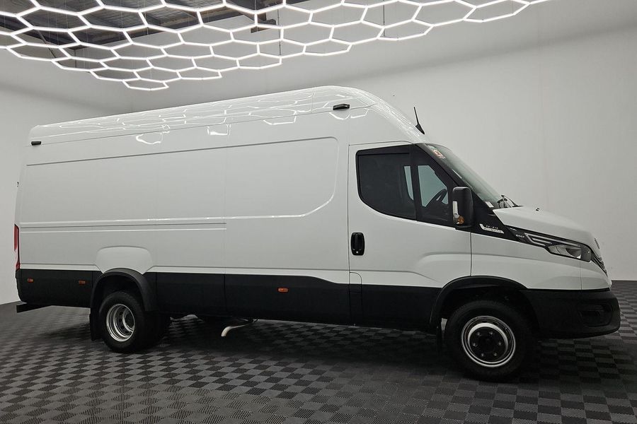 2024 Iveco Daily 70C21V  Photo 11