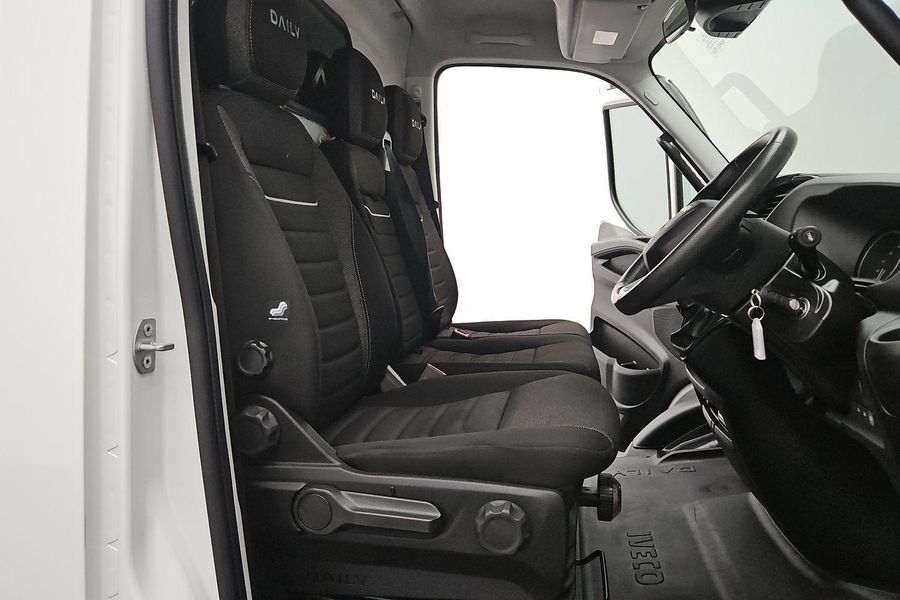 2024 Iveco Daily 70C21V  Photo 16