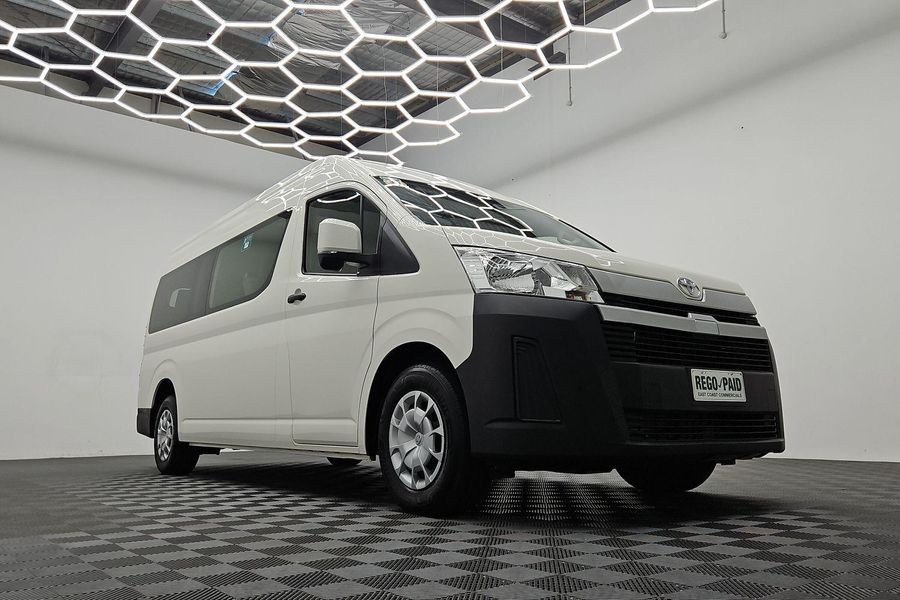 2020 Toyota Hiace Commuter Super LWB Auto Photo 2