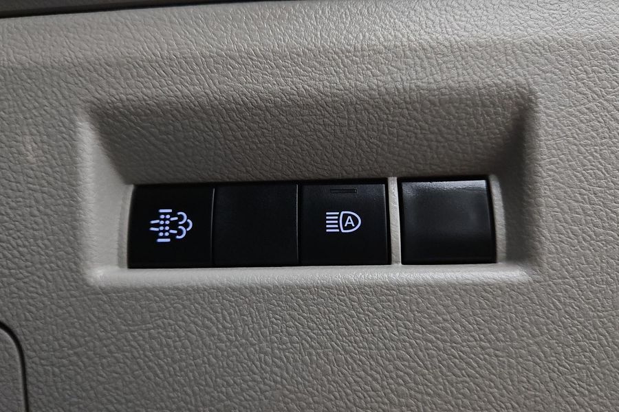 2020 Toyota Hiace Commuter Super LWB Auto Photo 34