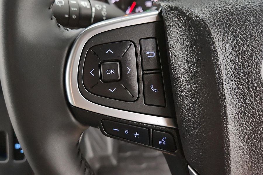 2020 Toyota Hiace Commuter Super LWB Auto Photo 32