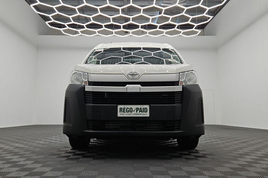 2020 Toyota Hiace Commuter Super LWB Auto Photo 3