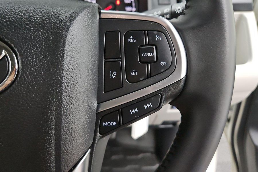 2020 Toyota Hiace Commuter Super LWB Auto Photo 33