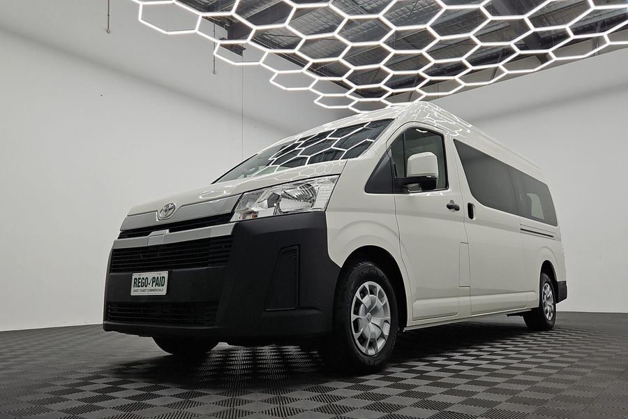 2020 Toyota Hiace Commuter Super LWB Auto Photo 4