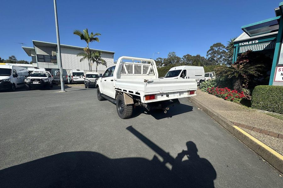 2021 Toyota Hilux SR Auto 4x4 Double Cab Photo 5